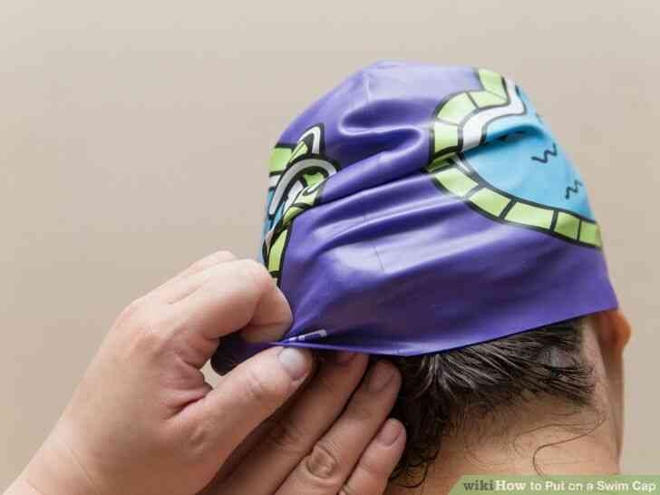 Image intitulée Mettre un bonnet de bain à l